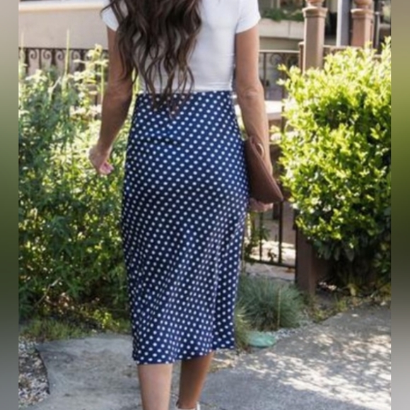 Skips A Beat Polka Dot Midi Skirt - (Large) - Picture 2 of 4